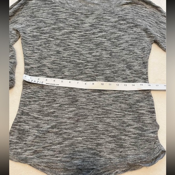 Express Sweater - Picture 4 of 6